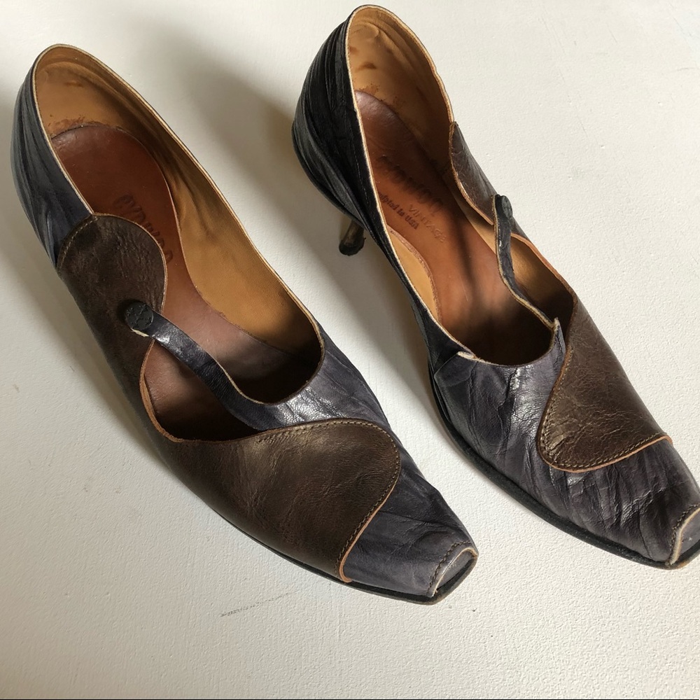 Cydwoq Unique Metallic Two-Tone Leather Heels